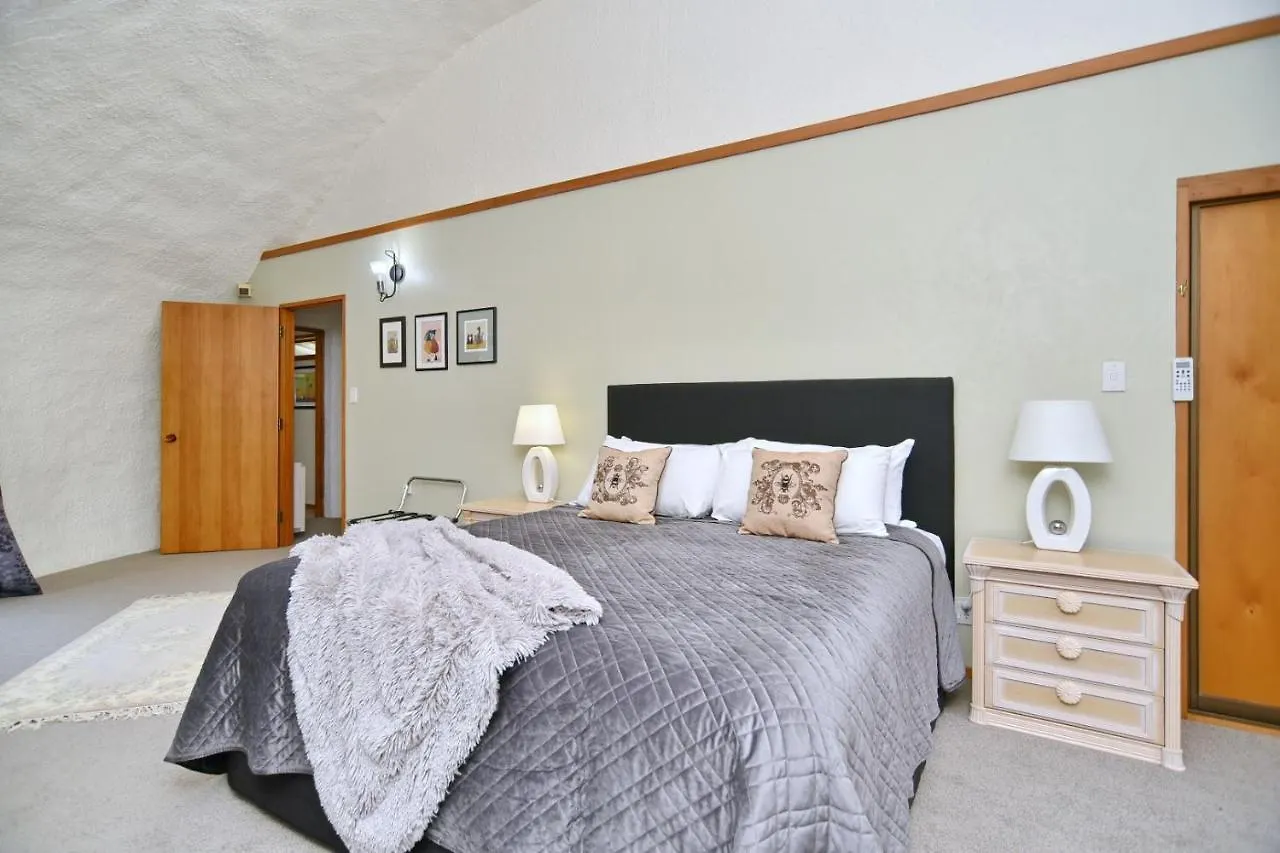 Koepel House - Christchurch Holiday Homes