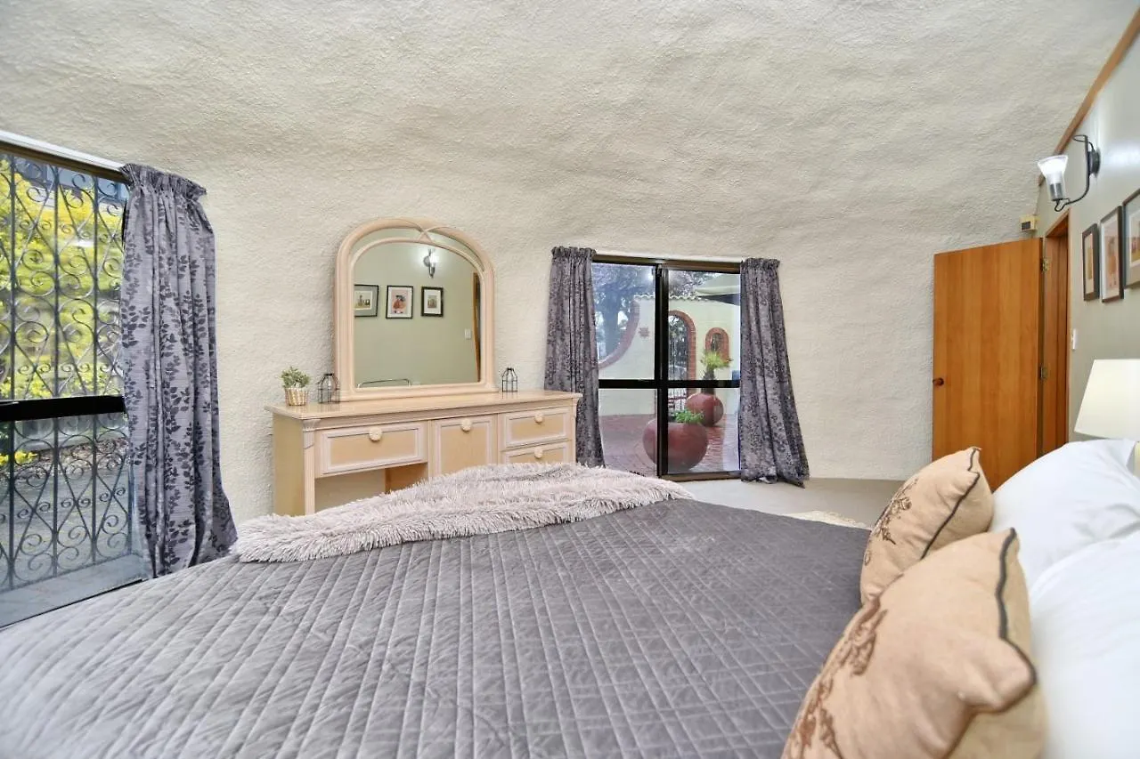 Koepel House - Christchurch Holiday Homes 0*,