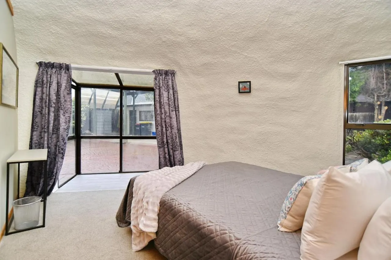Koepel House - Christchurch Holiday Homes